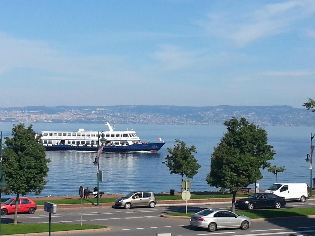 Hotel Le Littoral Evian-les-Bains Exterior photo